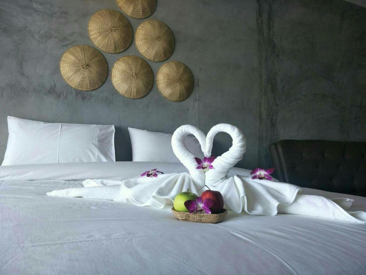 Klang Aow Seafood & Resort Khanom Eksteriør bilde