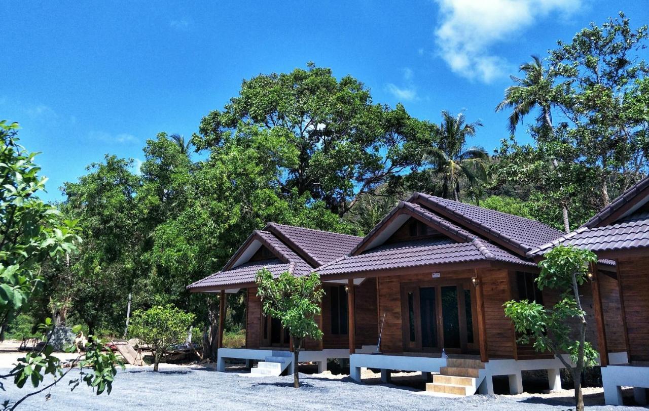 Klang Aow Seafood & Resort Khanom Eksteriør bilde